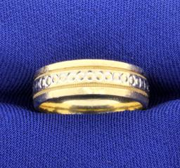 Unique Connected Circle And Beaded Edge Gold Wedding Band Ring