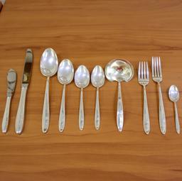 Lunt Spring Serenade Sterling Silver Flatware 74 Piece Set