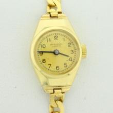 Vintage Universal Geneve Womens Self Wind Wrist Watch In Solid 18k Yellow Gold