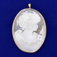 Vintage Cameo Pin Or Pendant In 18k Yellow Gold