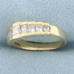 Princess Cut Graduated Cathedral Diamond Ring In 14k Yellow Gold