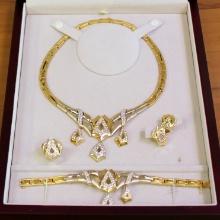 5 Piece Jewelry Set Ring Earrings Necklace Bracelet In 18k Yellow Gold