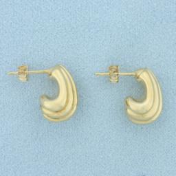 Scalloped Hook Design Earrings In 14k Yellow Gold