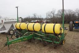 JD 7200 6 row no-till Max Emerge II planter w/ liquid fertilizer