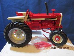 IH Farmall 1206 MFD 19th Ontario Toy Show 2004