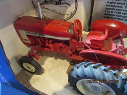 IH 606 utility tractor by Scale models