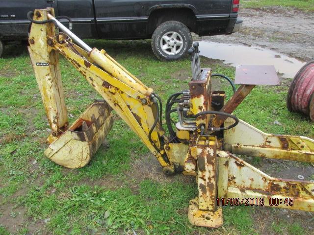 Davis D-100 backhoe w out riggers and mounts