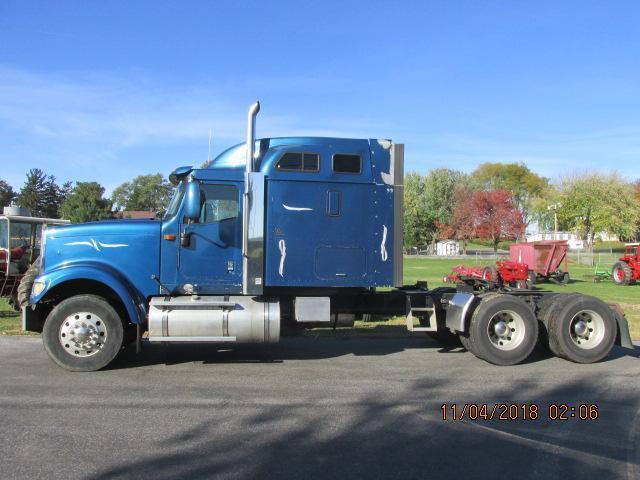 2001 IH w pro sleeper, 3 axle Recent engine