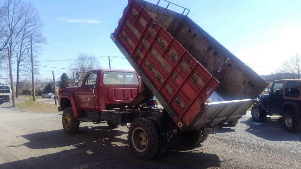 1978 F600 Truck 352 w/ 5 speed, FWD