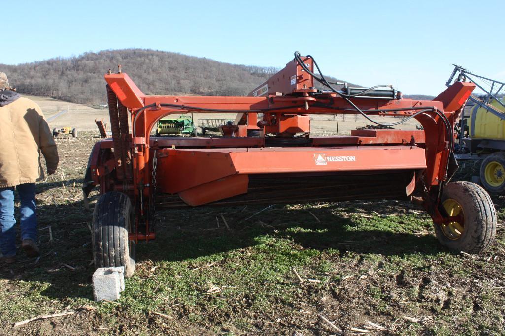 Hesston 1340 center pivot discbine,