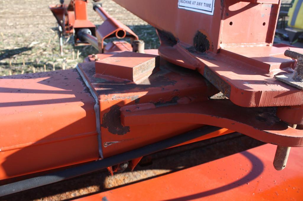 Hesston 1340 center pivot discbine,