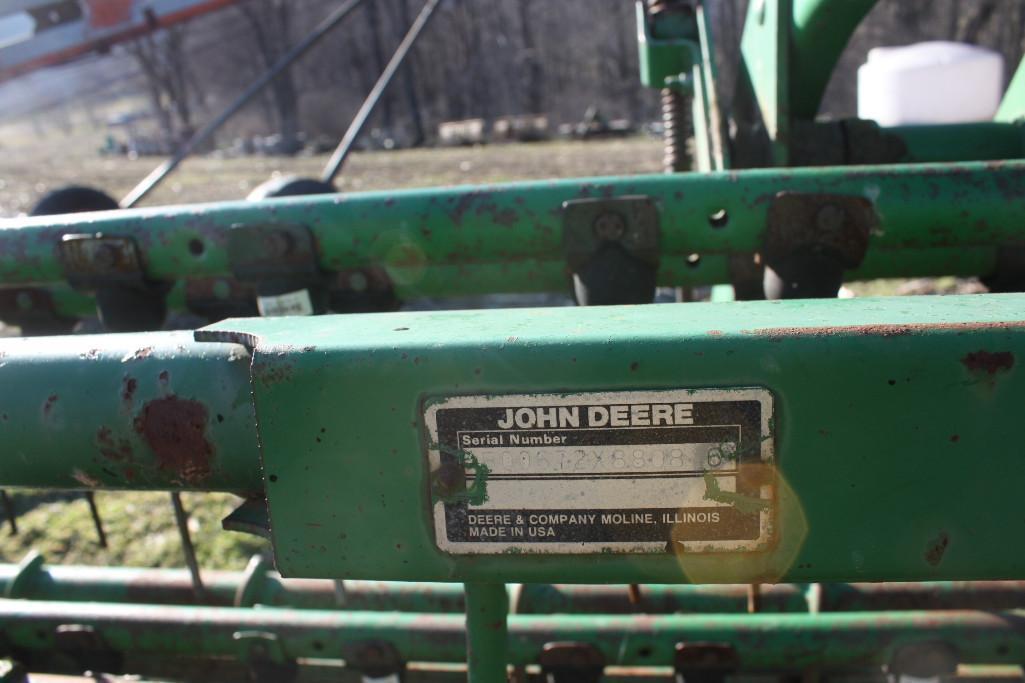 JD 672 Bar rake