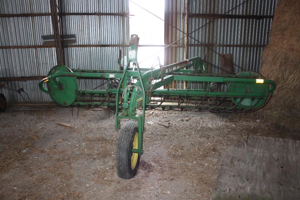 JD 672 Bar rake