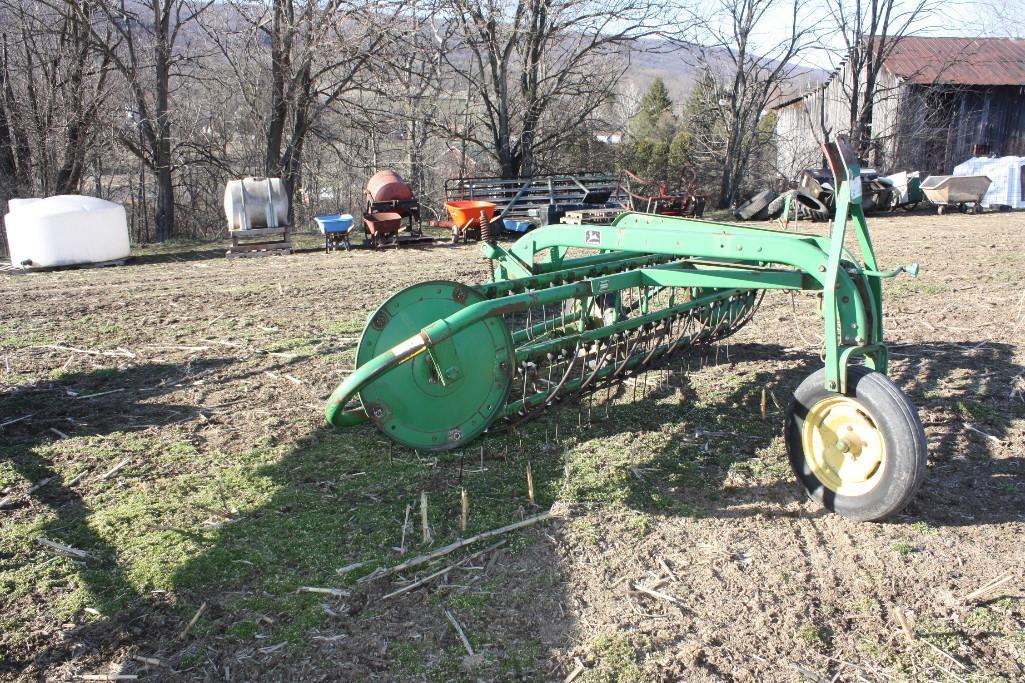 JD 672 Bar rake