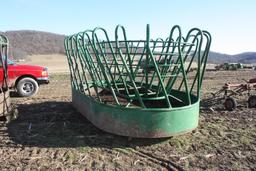 Oval shaped, Round bale feeder,