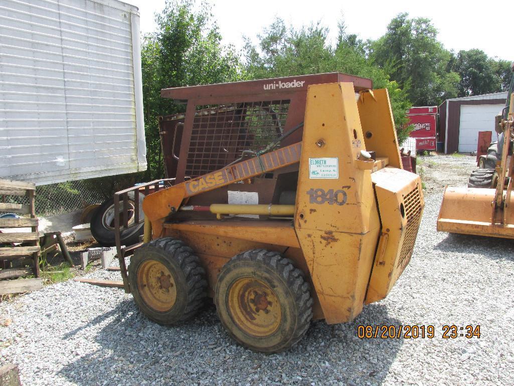 Case 1840 Skid steer, low hours, has been in shed and very nice.