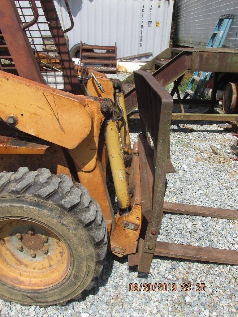 Case 1840 Skid steer, low hours, has been in shed and very nice.