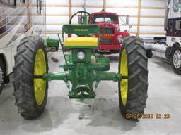 1952 JD Cyclone B fully restored, w/like new 12.4 X 38 tires