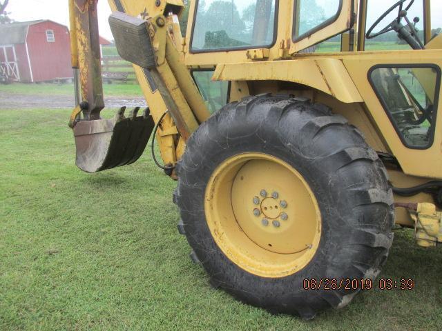 Ford 555A Loader with XL Backhoe and cab,