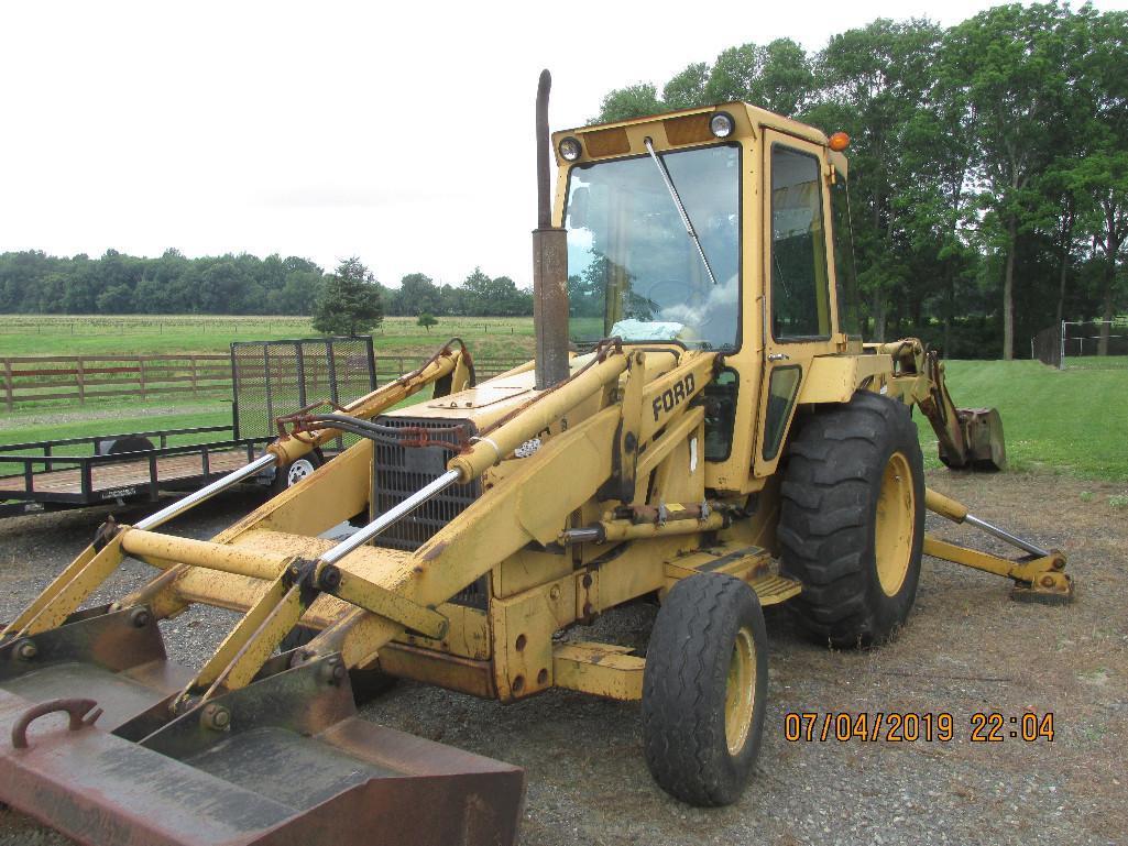 Ford 555A Loader with XL Backhoe and cab,