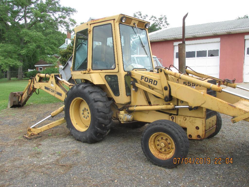Ford 555A Loader with XL Backhoe and cab,