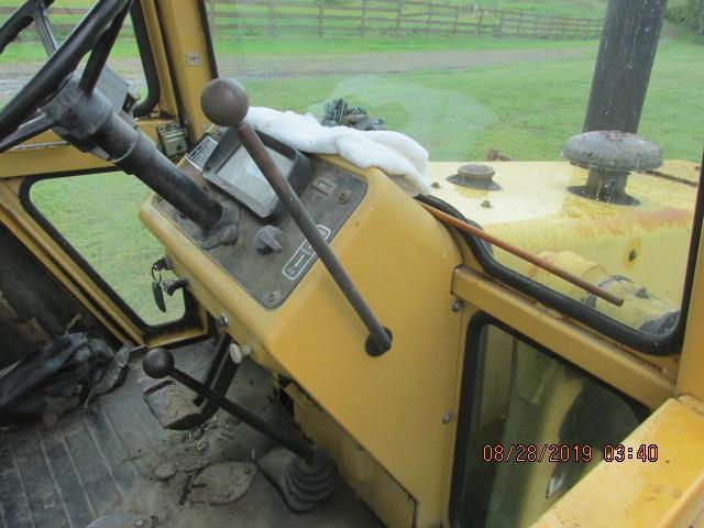 Ford 555A Loader with XL Backhoe and cab,