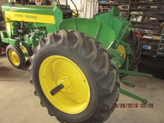 JD 430-T in Expo ready condition, P-Steering, full set of front wrap around weights