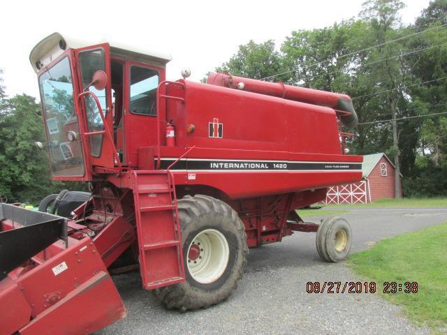 IH 1420 with 3520 engine hours, S# 5968,