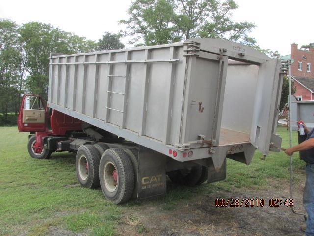 1985 GMC 7000 Top Kick 3 axle w 88,200 miles,