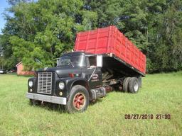 1970 IH 1800 Loadstar, 345 gas engine with 5+2 speed rear, 93,375 original miles,