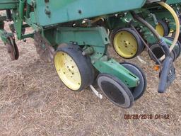 JD 7000 4 row wide corn planter, 36" spacing,