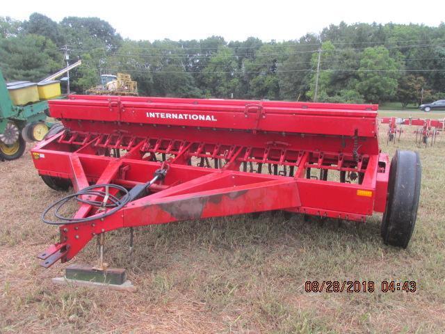 IH # 5100 seed drill with grass boxes, 21 hole X 7" spacing