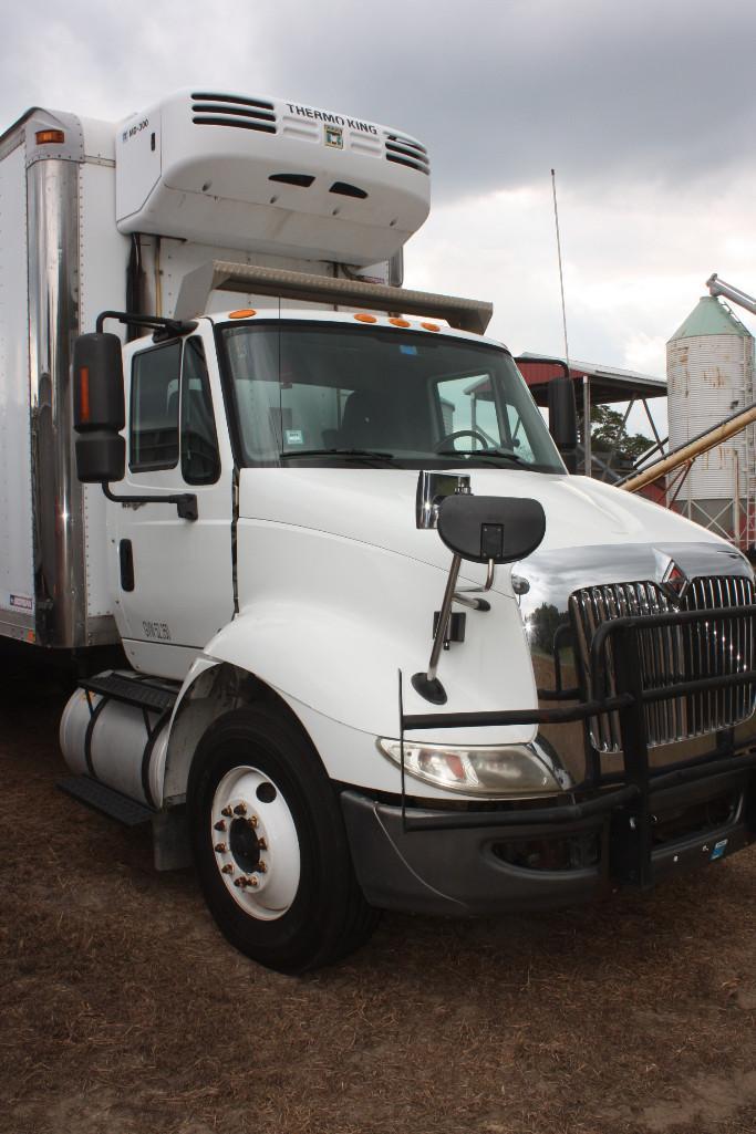 2010 International Transtar 8600, 3 axle Reefer, truck on air ride, has 222,000 total miles