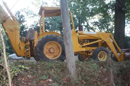 JD 300 3 cylinder Diesel loader backhoe in nice condition;