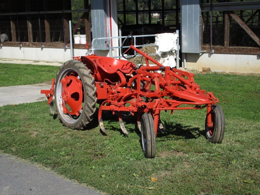 AC "G" with hydraulic and cultivator, nice clean tractor;