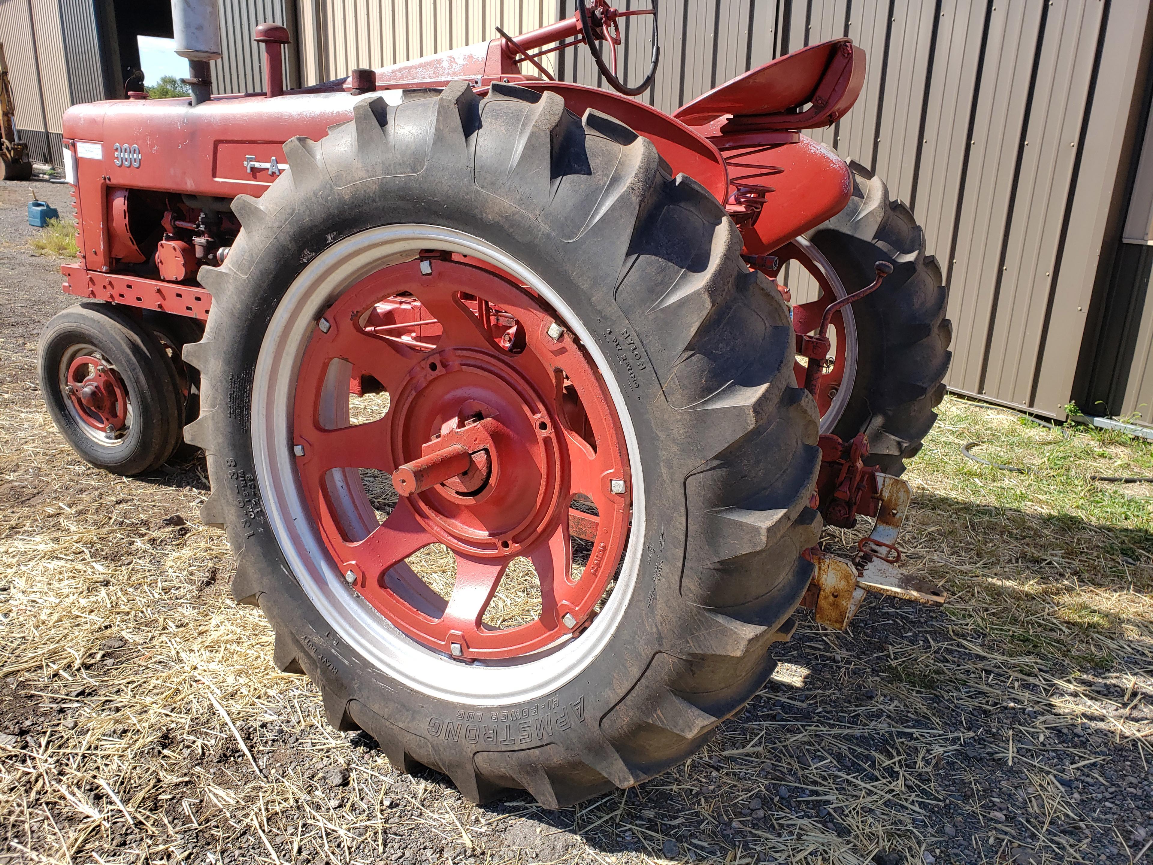 Farmall 300