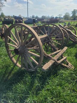 Axle w/ wooden wheels