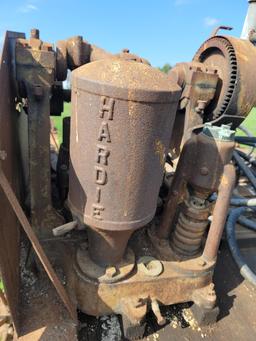 Hardie sprayer w/tank and pump