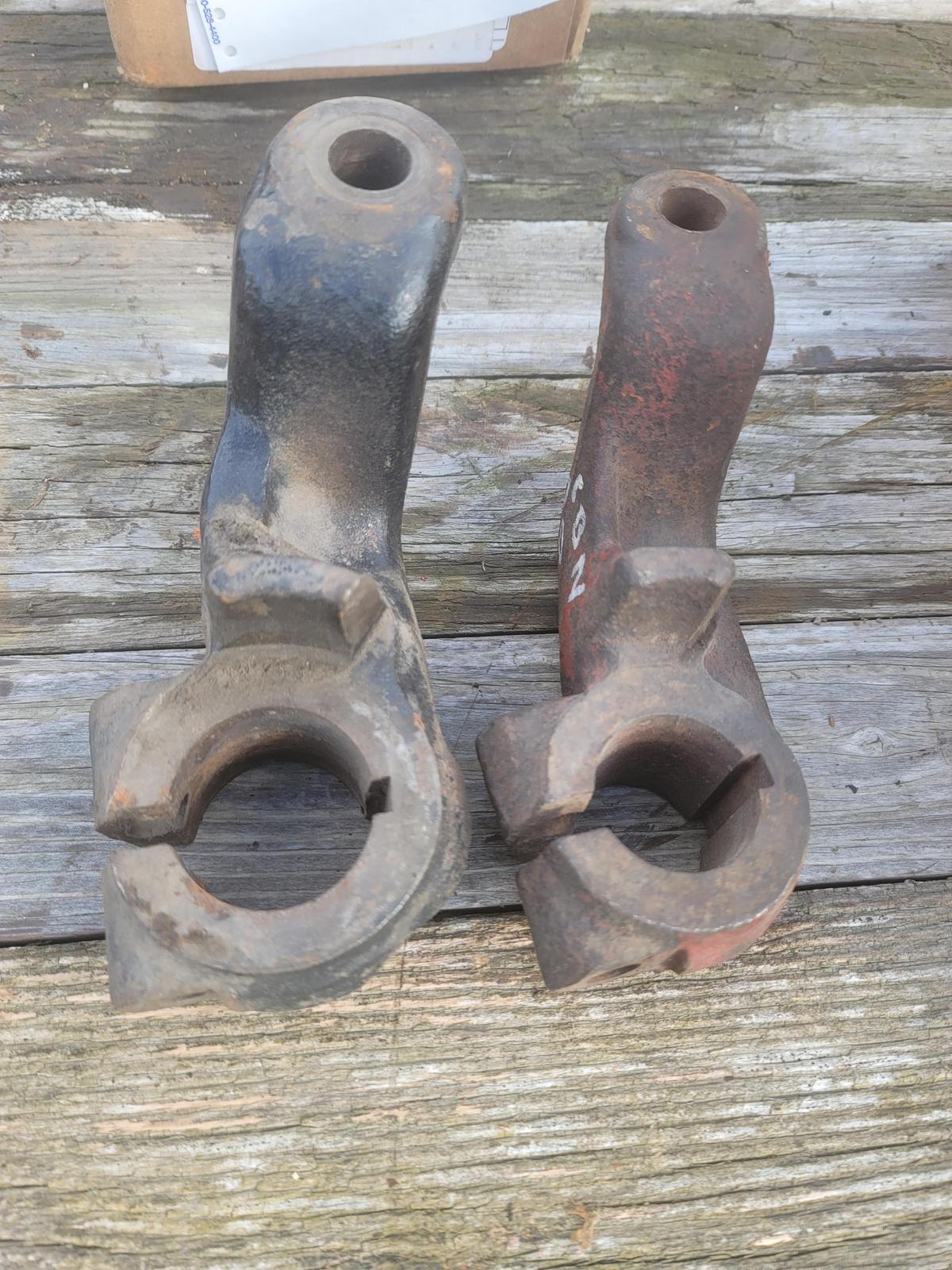 IH574 CNH 3230 steering arms