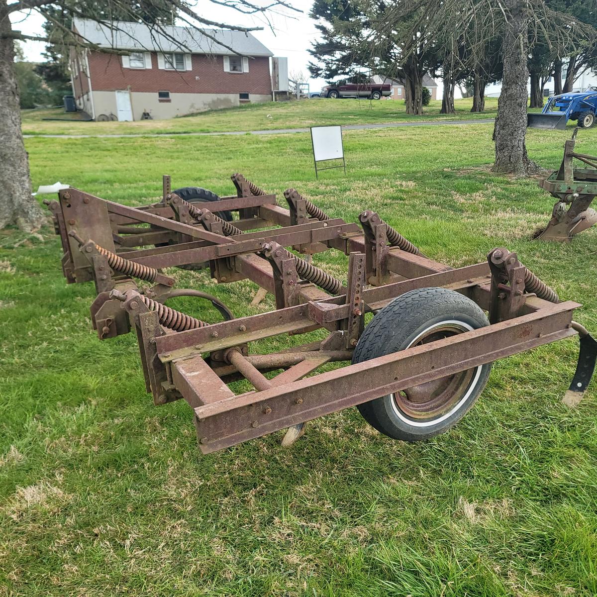 3 PT chisel plow w depth wheels