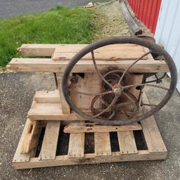 Two hole hand cranked corn sheller