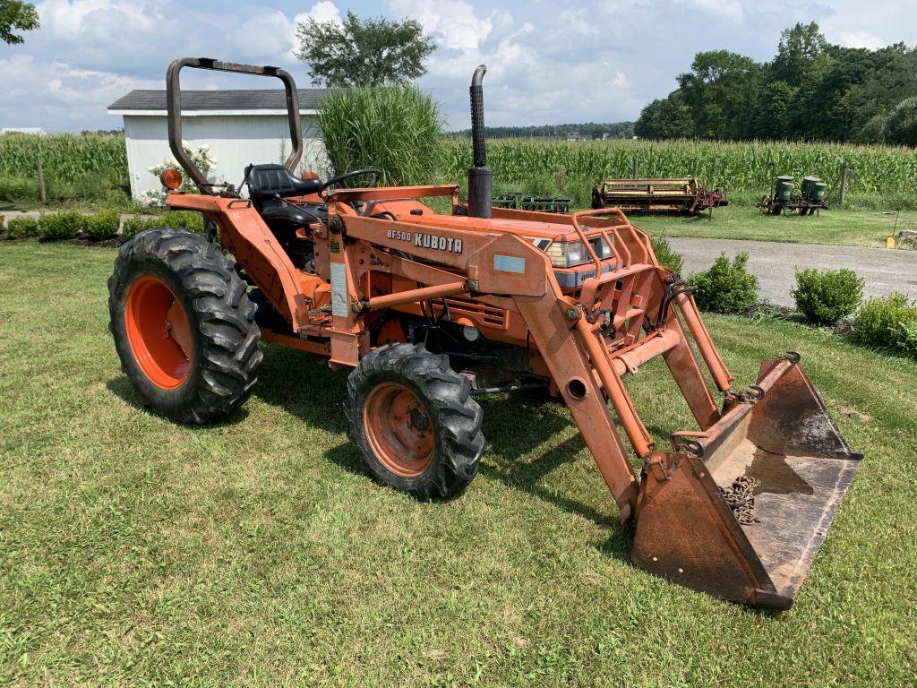 Kubota L2850 Diesel  tractor with BF500 loader