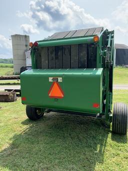 John Deere 535 round baler,