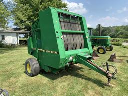 John Deere 535 round baler,