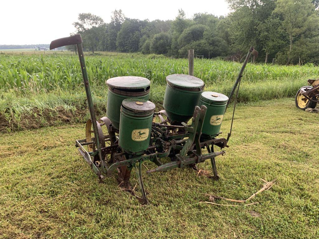 John Deere two row planter, 246-247