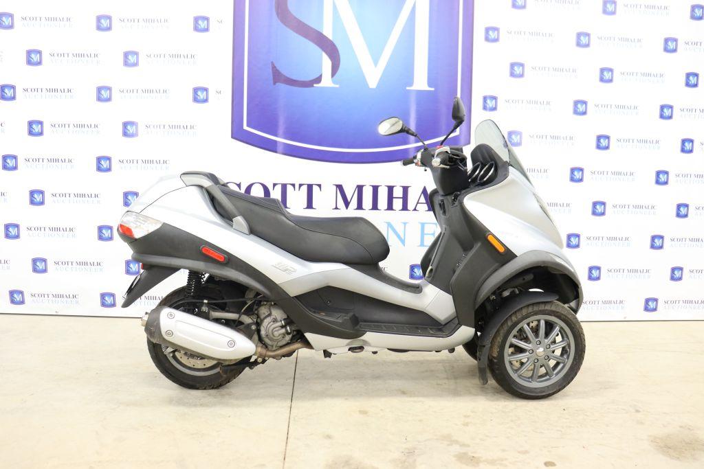 2007 Vespa Trike