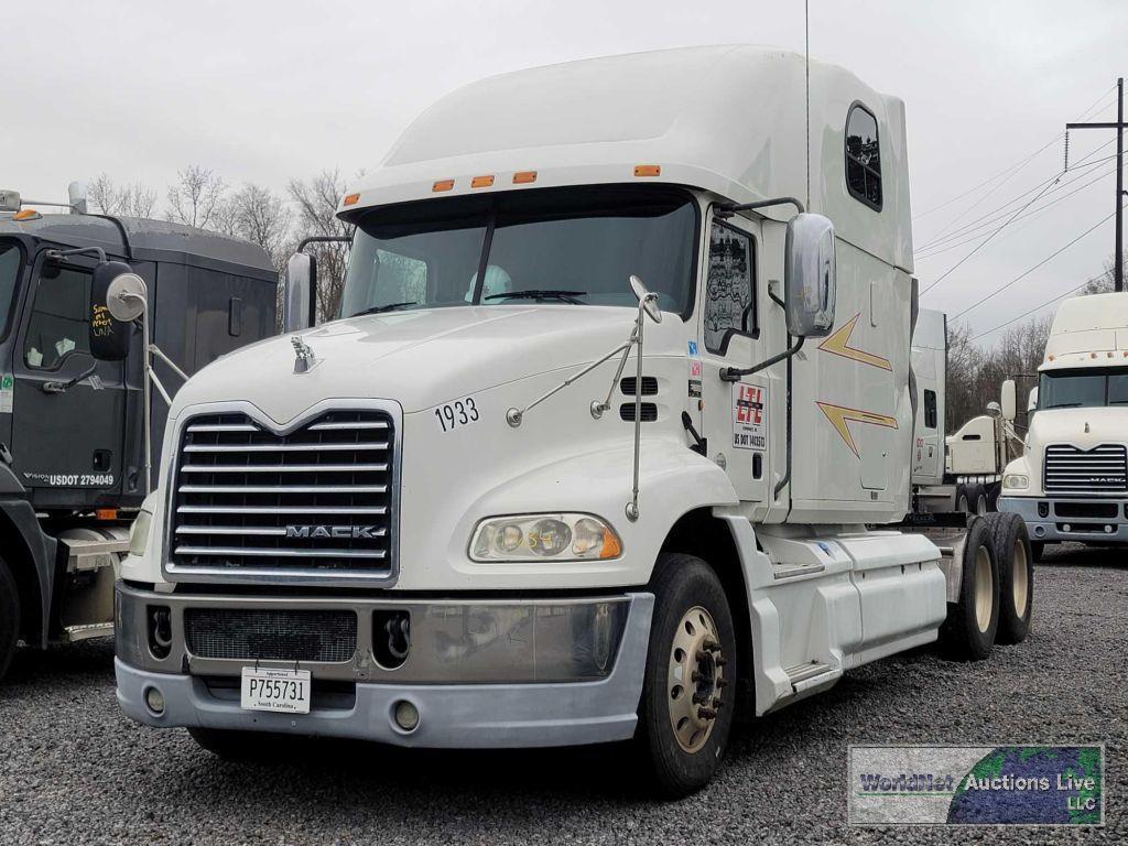 2011 MACK CXU613 TANDEM AXLE TRUCK TRACTOR