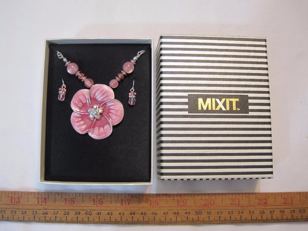 Pink Necklace and Earring Combo, BX 0216 Mixit Box, 5oz