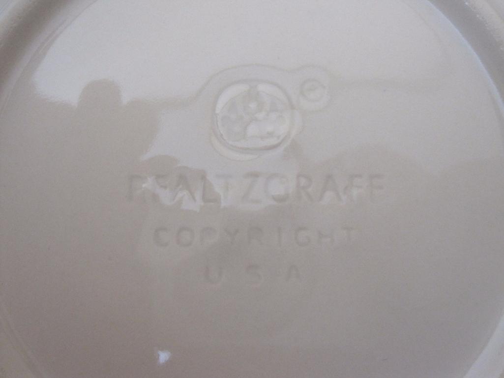 20 pc Pfaltzgraff Dinnerware Set, Service for 4 including dinner plates, salad plates, bowls, cups,