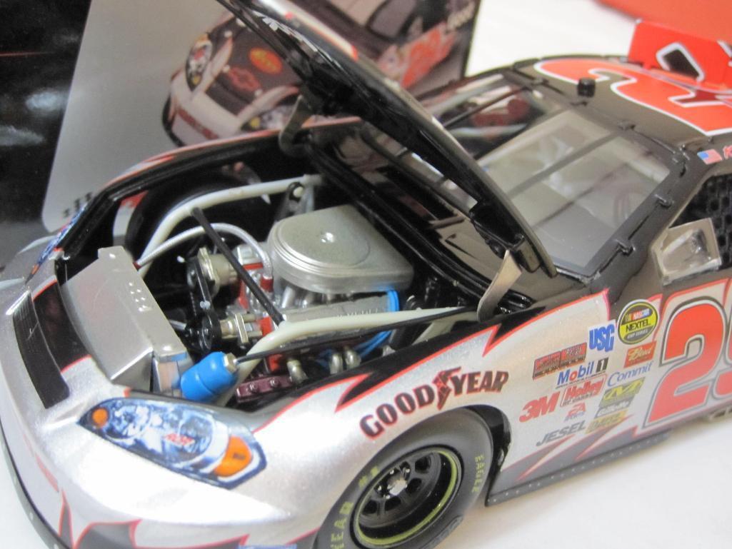 NASCAR Kevin Harvick #29 GM Goodwrench 2006 Monte Carlo, 1:24-scale Stock Car, NIB, 1 lb 9 oz